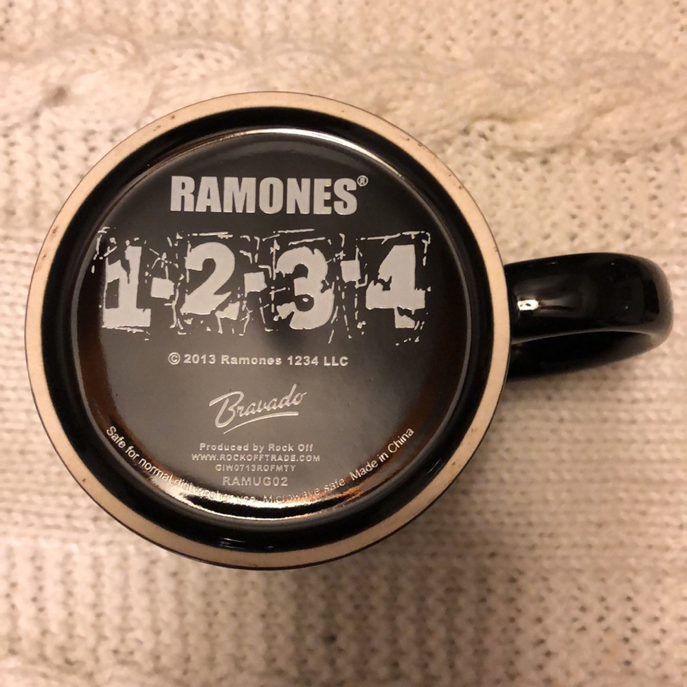 Ramones Mug - Picture 4 of 11